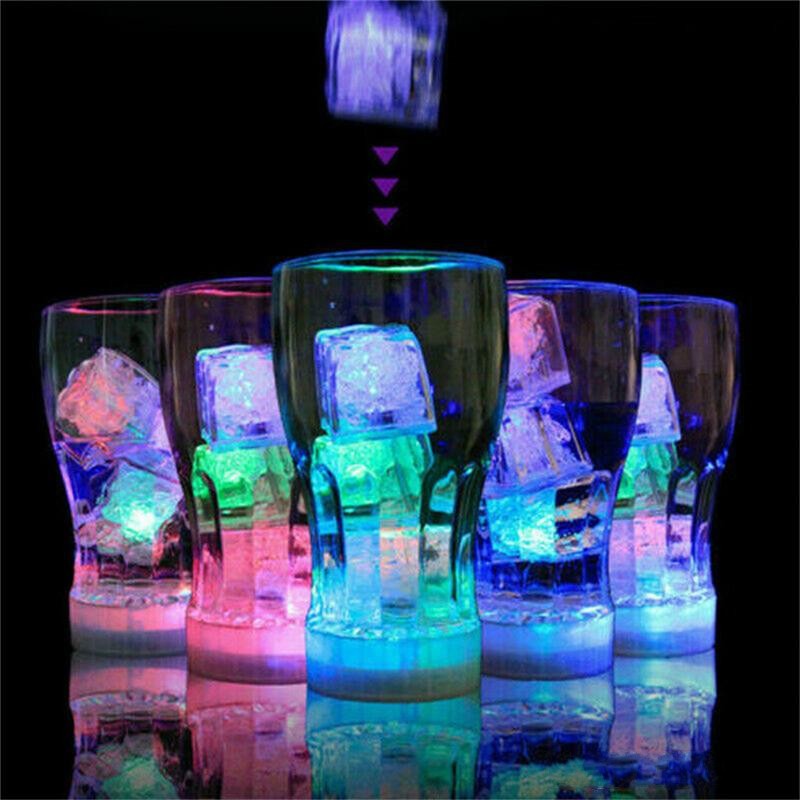 Flash Ice Cubes Vattenaktiverad LED Flash Light sätta i vattendryck Flash Bars Bröllops födelsedag Julfestival Decor 496