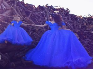 Goedkope mooie koningsblauwe prinses kleine meisjes optocht jurken kralen parels van schouderdop mouwen vloer lengte bloemenmeisjes dres8089730