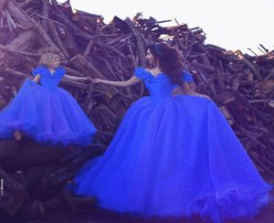 Goedkope mooie koningsblauwe prinses kleine meisjes optocht jurken kralen parels uit schouderdop mouwen vloer lengte bloemenmeisjes dres6066630