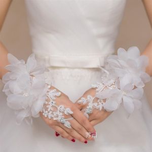 Goedkope Nieuwe Kant Applicaties Korte Polslengte Handschoenen Voor bruid Vingerloze Bruiloft Accessoires Kristallen Bloemen Rood Wit Bruids Glove283G