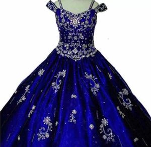 Barato Nuevo vestido de fiesta azul real Vestidos para niñas Vestidos con hombros descubiertos Rebordear de cristal Princesa Tul Puffy Niños Vestidos de cumpleaños para niñas de flores BES121