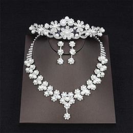 Goedkope parels drop Rhinestone bruiloft sieraden set ketting kroon tiaras kroon oorbellen hoofddeksel kralen driedelig feestje bruids AC3090419