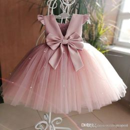 Goedkope roze bohemia bloemenmeisjes jurken voor bruiloftstrand ruches kinderen formele slijtage lange meisjes optochtjurken 272G