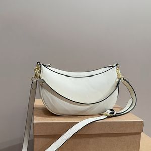 Prix pas cher Style de mode Designer Aisselles Épaule Sac en nylon Tenue quotidienne Hobo Demi-Lune Fermeture éclair Bandoulière Hobos Cuir PU souple Sans chaîne pour femmes Ceintures à loquet Sacs