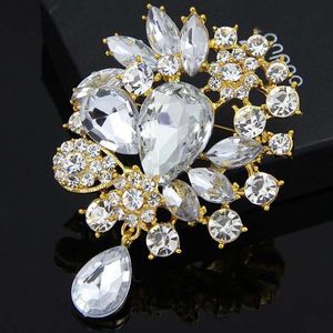 Pas cher Prix De Bonne Qualité De Luxe De Ton Or En Verre Goutte D'eau Énorme Pendentif Broche Élégant Bouquet De Mariage Bijoux Broches De Mode Cadeau Broche