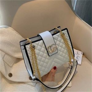 Liquidación de monederos baratos 60% de descuento en el bolso Bolsos de moda Lingge Bordado Hilo Textura Rojo Estilo extranjero bolso de mujer ventas