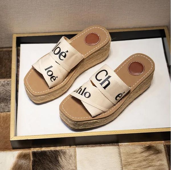 Sandale bon marché plate-forme talons sandales toile pantoufle de lettre décontractée les tongs tongs de luxe