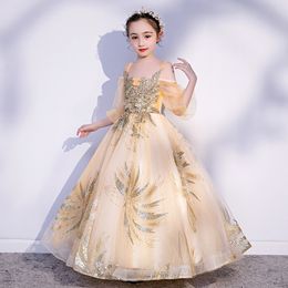 Barato Sequiend Vestidos para niñas de flores para la boda Apliques de encaje dorado Volantes Ropa formal para niños Sin mangas Por encargo Vestido de desfile para niñas de Long Beach