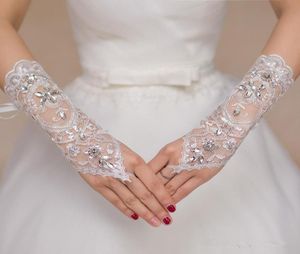 Gants de mariée en dentelle courte pas cher, gants de mariage, cristaux perlés, accessoires de mariage, gants en dentelle pour mariées sans doigts en dessous d'El1204420