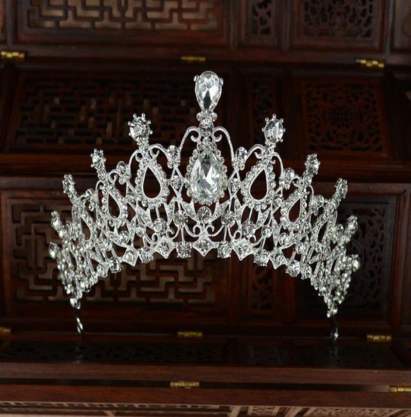 Cristales de plata baratos Tiaras de boda Coronas nupciales con cuentas Piezas de cabeza de diamante Diadema de diamantes de imitación Accesorios para el cabello brillantes Pageant1720133