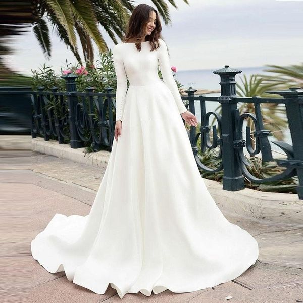 Pas cher Simple Manches Longues Plus La Taille Robes De Mariée En Satin Bateau Cou Balayage Train Country Style Robe De Mariée Robes De Mariée Robe de Novia