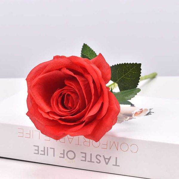 Pas cher unique rouge rose rose fleur de mariage en soie artificielle envoyer des décorations de fête de petite amie Home Decore minuscules fleurs automne décor Y0630