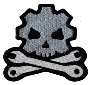 Goedkope Skull Bone Tool Geborduurde Ijzer Op Patch Jas Embleem 100 Borduren Applique Badge 87cm8cm G0042 3561595