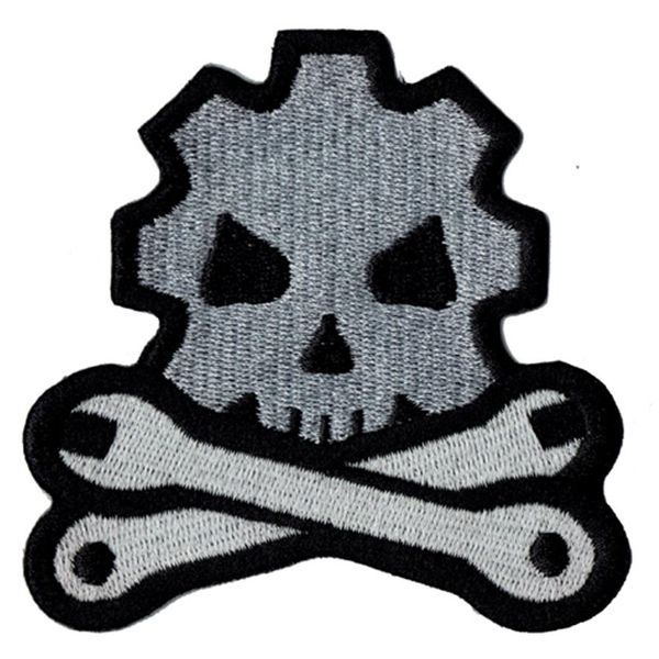 Pas cher Crâne Os Outil Brodé Fer Sur Patch Veste Emblème 100% Broderie Applique Badge 8 7cm 8cm G0042 296M