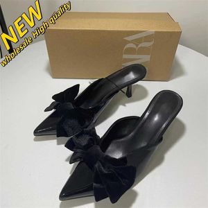 Tienda barata 90% de descuento Sandalias al por mayor Zapatos Za 2024 Producto de playa de invierno para mujer Arco negro Espalda puntiaguda Tacones altos huecos Zapatillas Moda Alta calidad