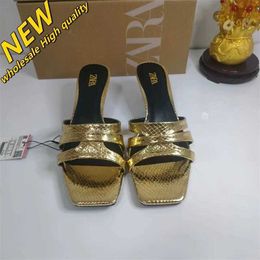 Goedkope Winkel 90% Korting Groothandel Za 2024 Zomer Damesschoenen Goud Metaal Python Patroon Een Lijn Met Hoge Hak Sandalen Slippers