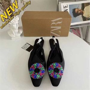 Goedkope Winkel Za Damesschoenen Kleurrijke Water Diamant Knop Decoratie Zon Platte Bodem Sandalen Hak Slippers Ondiepe Mond Terug Lege Vrouwen