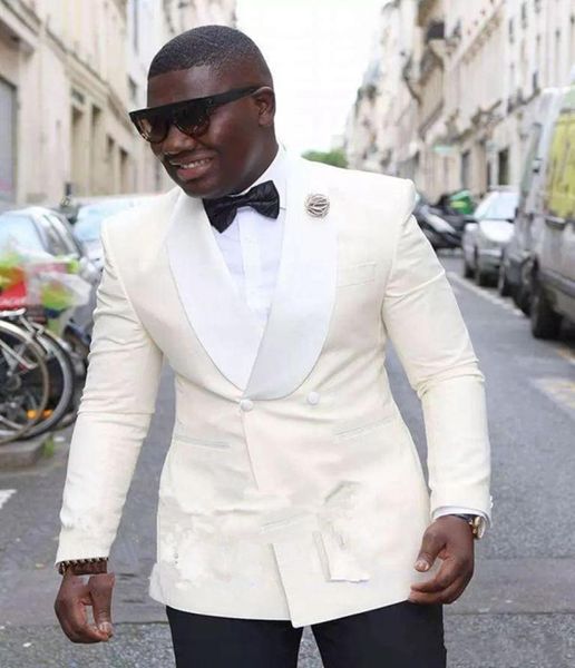 Style bon marché Ivory Groom Tuxedos Groomsmen châle Collier Man Suit Wedding Men Blazer Costumes Only Jacket7367055