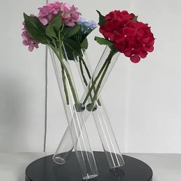 Pilares cilíndricos transparentes de estilo barato, candelabro acrílico de plomo para carretera, soporte de flores nórdico, centros de mesa para boda usados