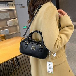 Pas cher en gros liquidation limitée 50% de réduction sac à main nouvelle mode couleur unie grande capacité banlieue femmes une épaule sac à bandoulière sac à main petit carré