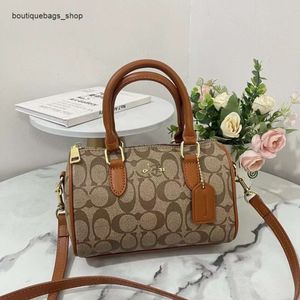 Pas cher en gros liquidation limitée 50% remise sac à main Koujia Boston oreiller sac haute femmes sac à main épaule