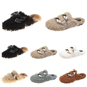 Goedkopere herfst Winter Womens Slippers Metalen Ketting All-inclusive Wool Slipper voor Dames Triple Zwart Wit Buitenkleding Plus Big Szie Muller Half Drag Schoenen