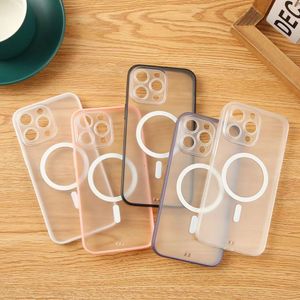 Funda magnética de plástico mate 2 en 1 más barata para Apple iPhone 11 Pro Max 12 13 mini 14 15 Pro Fundas protectoras transparentes para teléfono móvil resistente a prueba de golpes