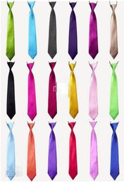 Goedkoopste babyjongen schoolbruiloft elastische stropdassen stropdassen effen kleuren 3 kinderschoolstropdas boy9711625