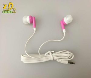 Moins cher nouveau dans l'oreille casque 35mm écouteurs pour MP3 Mp4 téléphone portable 2000 pièces 1371237