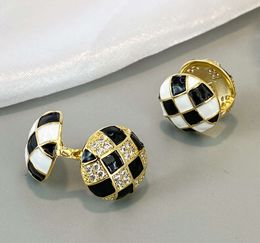 Boucles d'oreilles Double face en damier, rouge filet de styliste, le même tempérament d'usure, bijoux à la mode pour femmes avant et après