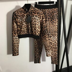 Cheetah Pantalon deux pièces pour femmes Survêtements Costumes de yoga Imprimé léopard Manches longues Veste courte Taille Slim Leggings Sport Suit221i