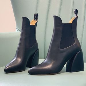 Chelsea Bottines Designer Bout fermé Gaufrage 100% peau de vache Bande élastique Chaussures pour femmes Mode Bouts pointus 9CM Talon haut Boot 35-41