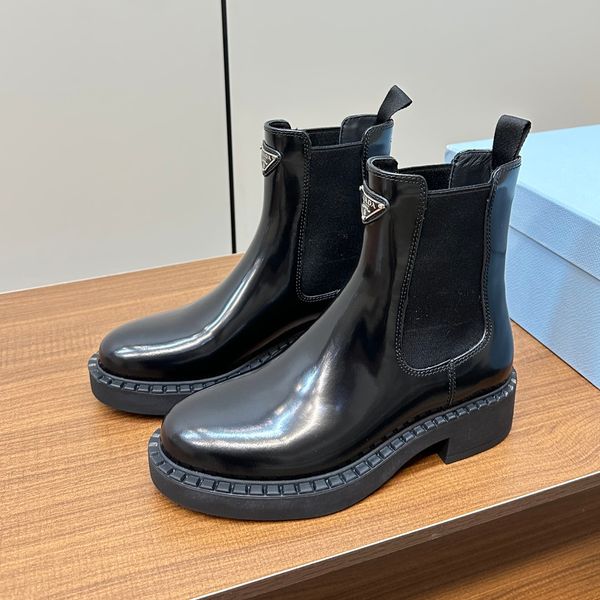 Chelsea Boots para mujer diseñadores zapatos de calidad superior Piel de vaca Botón triangular Alta elasticidad Banda elástica Cómoda parte inferior gruesa Bota de diseñador de tobillo 35-41