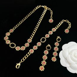fleur de cerisier pétale diamant incrusté de colliers ras du cou en laiton boucle d'oreille chaîne classique charme tigre forme bracelet bijoux de mode CGS3 -08