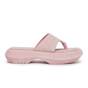 Cherry Blossom Powder Recomendado Summer Summer Herringbone Slippers Zapatos para mujeres Pastel de esponja Solas gruesas Sandalias de alta altura 240415