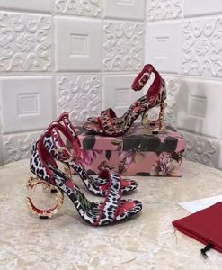 Cherry Leopard Sandales à talons baroques pour femme - Chaussures habillées de créateur de mode - Talons hauts - Sangle exquise et confortable - Charmantes chaussures de mariage sexy