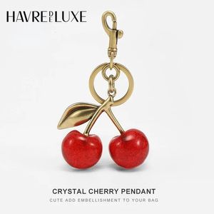 CherryKeychains Lanyards Handtas hanger sleutelhanger dames prachtige internet beroemde kristal Cherry auto-accessoires hoogwaardige 231025