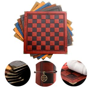 Juegos de ajedrez Tablero de ajedrez 9 colores Diseño en relieve Juego de mesa de cuero Portátil Universal Damas de lujo Ajedrez Intelectual Juguete de regalo 230711