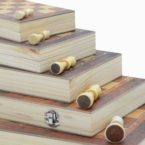 Jeux d'échecs Boîte de rangement en bois pliante Jeu d'échecs international Backgammon Dames Jeux de voyage Brouillons de société Divertissement Mini jeu de société 231031