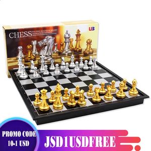 Schachspiele Mittelalterliches klappbares klassisches Schachspiel mit Schachbrett 32 Teile Gold Silber Magnetisches Schach Tragbare Reisespiele für Erwachsene Kinderspielzeug 231118