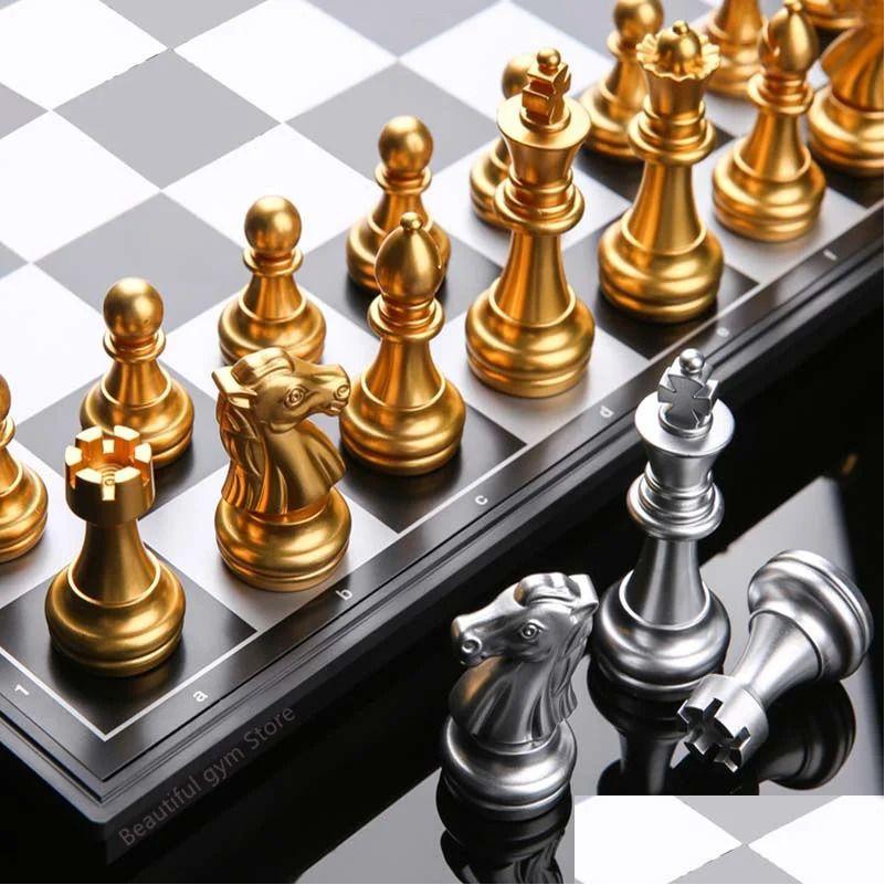 Schachspiele mittelalterlicher Set mit hochwertigem Schachbrett 32 Gold Sier Stücke Magnetische Brettspiel -Figur Sets Szachy Checker 240312 Drop dhwkm