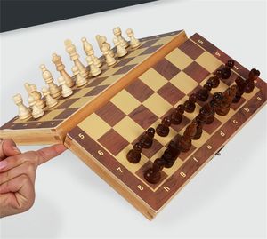 Jeux D'échecs En Bois Pliant Grand Plateau Échecs Magnétiques 34 Set Pièces Intérieur Voyage Conseil Partie Jeu Table Pour Le Stockage Portable Ensemble Enfant 230711