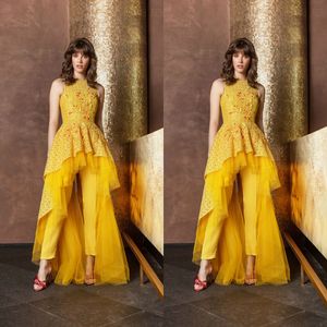Chique 2020 geel jumpsuits prom jurken hoge lage juweel nek Dubai Arabische beroemdheid avondjurken kant pantsuits formele pageant jurk