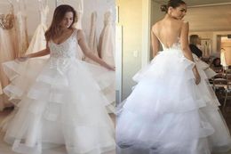 Chique Backless Wedding Dress Sexy Appliques Tiered Ruffle V Neck Country Bridal Jurk Custom Made Plus Size3312464