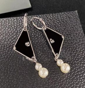 Boucles d'oreilles chics de charme noir Triangle géométrique blanc en émail perlé 925 boucles d'oreilles en argent avec boîte cadeau