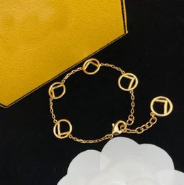 Bracelets de créateurs chics Femmes Femmes 18 km de bijoux de chaîne plaquée Gold Le lettres Bracelets Gift Femmes Luxury Love Brace Bracelet Lovers Gift