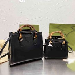 Chic Gletter Totes Bamboo Handle Classic Designer Handbags Women Lettre en cuir sacs Backts 3Color Sports assortis 0422