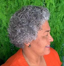 Chic Grey Human Hair Wigs Lace Front Front Short Ombre Fabulous Wigs Grey Grey Curly Curly Afro Salt naturel et poivre Grey Grey Real Brésilien Lace Lace Wig Bob 4x4 "12 jours