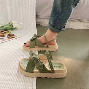 Chic Internet Cool Slippers for Womens Summer Sandal Fashion Two Wear Sponge Cake Depul Semed Beach Shoes Flip Flop Sandles Heels 240228