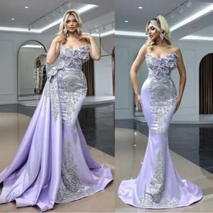 Chique zeemeermin gesplitste avondjurken met afneembare trein lieverd kralen formele Arabische prom -jurken op maat gemaakt 2023